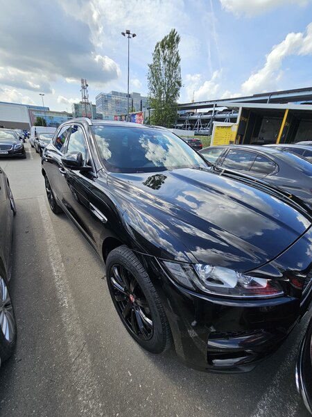 Jaguar F-Pace