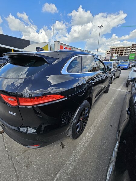 Jaguar F-Pace