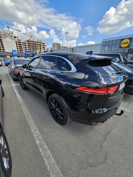 Jaguar F-Pace